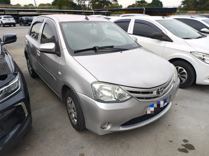 Toyota Etios X 1.3 Flex 16V 5P Mec. 2017
