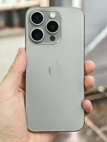 Usado iPhone 15 Pro 256GB Titânio 