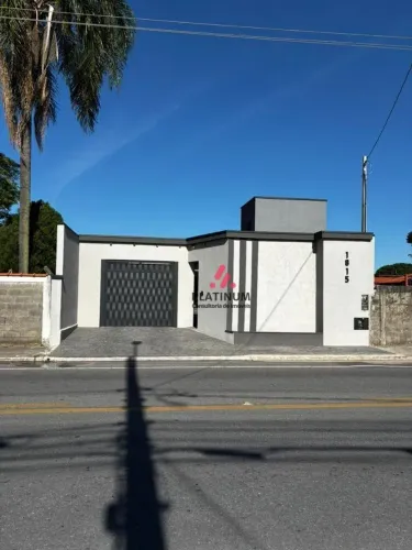 CASA A VENDA NA ESTRADA VELHA DE TREMEMBÉ