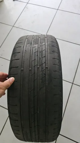 Vendo os dois pneus um Pirelle faço 150 e um Goodyear faço 100