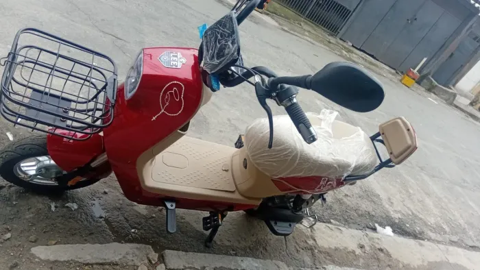 Scooter Elétrica Modelo lee