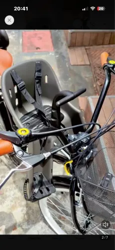 Bicicleta com 2 cadeirinhas