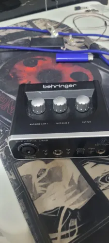 Kit studio placa behringer um2 + mic amw