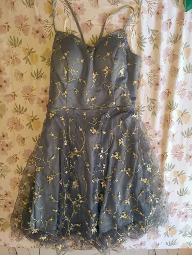 Vestido de Festa Azul Bordado - Tamanho XL forma pequena- Ajustável e Elegante