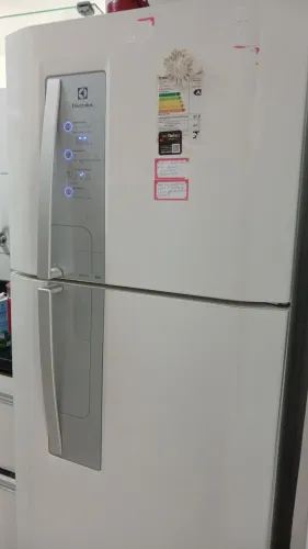Geladeira bem conservada