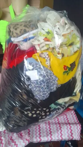 Lote de roupas