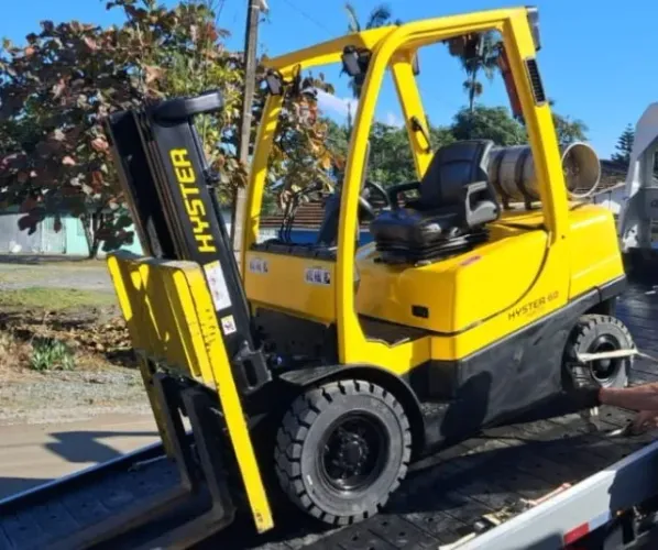 Empilhadeira H60FT Ano 2015 com Alavanca mecânica 