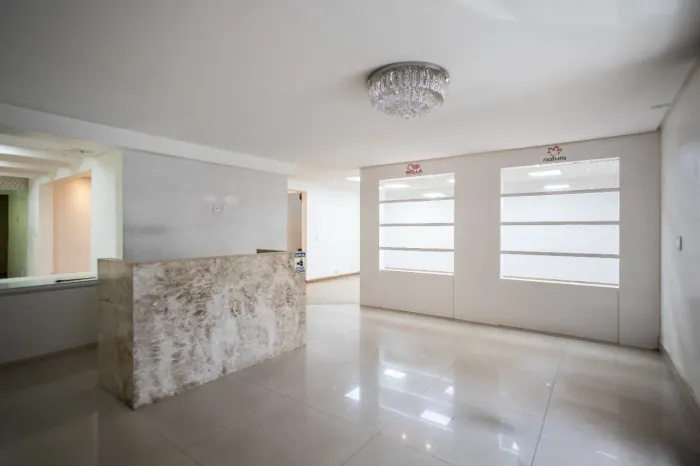 Sobrado 4 Quartos, 302,00 m² para locação, Setor Bueno.
