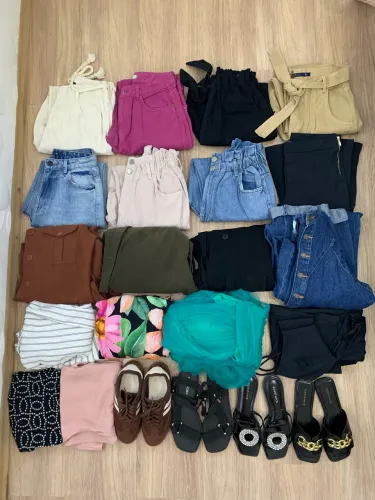 Kit de roupas e calçados femininos