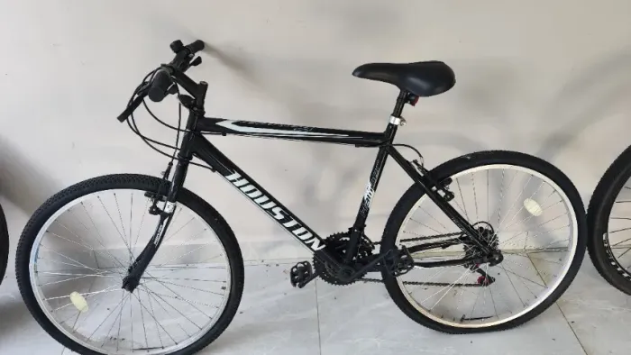 bicicleta aro 26 Houston freio v-brake com marchas