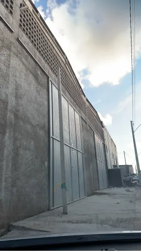 OPORTUNIDADE!!! VENDO GALPÃO 10x30