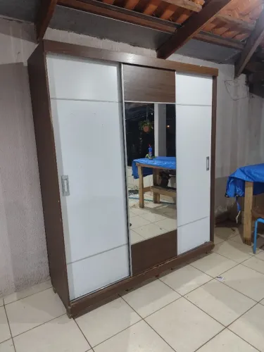 Guarda roupa semi novo 100% mdf