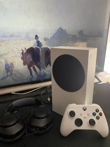 Xbox Séries S, 500gb, ótimo estado - Não aceito troca - Vai um Headset Quantum 100
