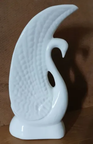 Cisne em cerâmica