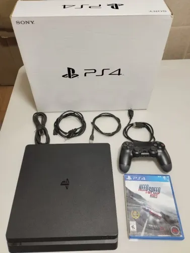 Playstation 4 slim