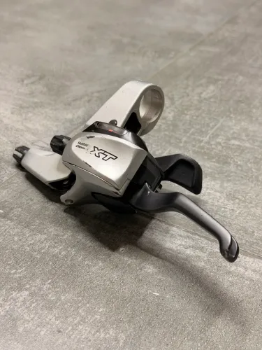 Trocadores Dual Pull Linha XT M761 - 3x9 - V-Brake - Invertidos
