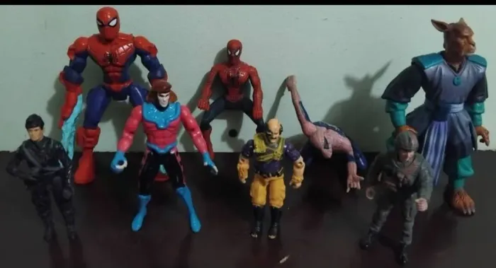 Bonecos figuras Marvel e diversos Lote.