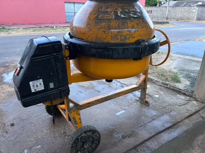 Betoneira CSM 400L 220V