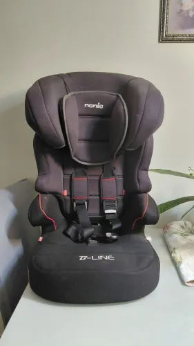 Cadeirinha para carro 250,00 criança a partir de 9kg