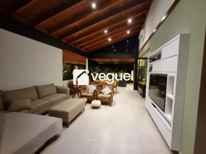 Casa em condomínio com 236m², 3 quartos, 3 suítes para alugar no Bairro Vila do Golfe em R