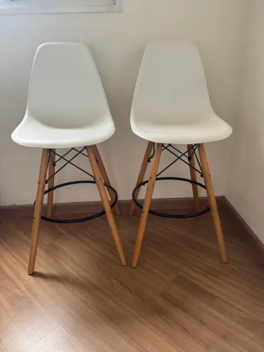 Banqueta Alta Eiffel Branca Base Madeira Cozinha Bar Bistrô Bancada - Branco ( 2 unidades)