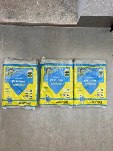 Rejunte para piscina Quartzolit cor verde floresta