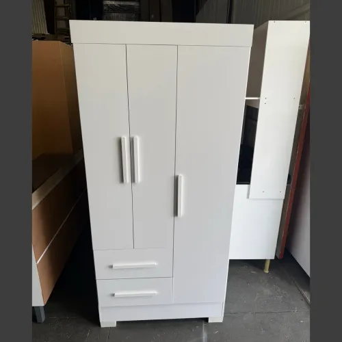Guarda roupa branco 3 portas - entrego Curitiba e região