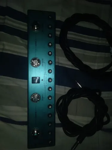 Pedal multefeitos pra guitarra tank g
