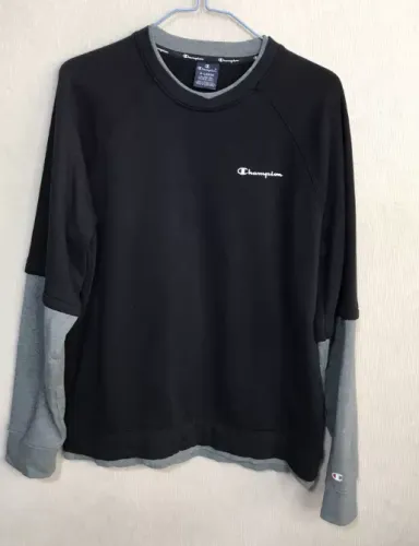 Camiseta Champion Manga Longa, Preta e Cinza, Tamanho M - Usada