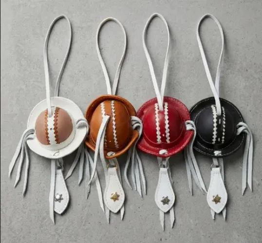 Chaveiro Nordestino Chapéu Dominguinhos Couro Legítimo Decorativo para Retrovisor de Carro