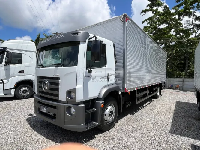 VW Constellation 13.190 2013 Bau