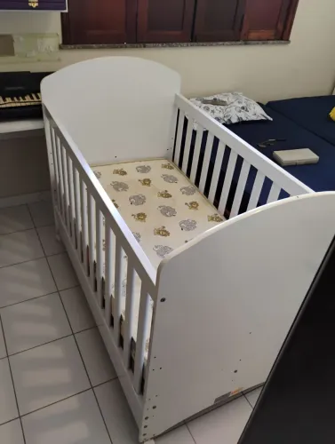 Berço infantil 3 em 1 com colchão grosso