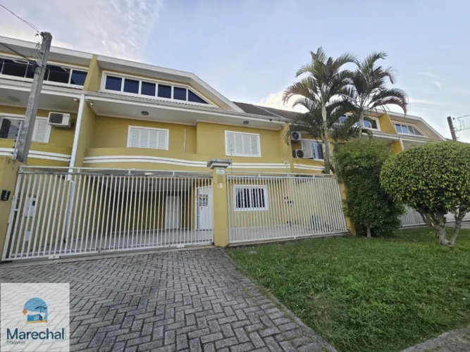 Sobrado com 3 quartos para alugar por R$ 5500.00, 175.00 m2 - HAUER - CURITIBA/PR