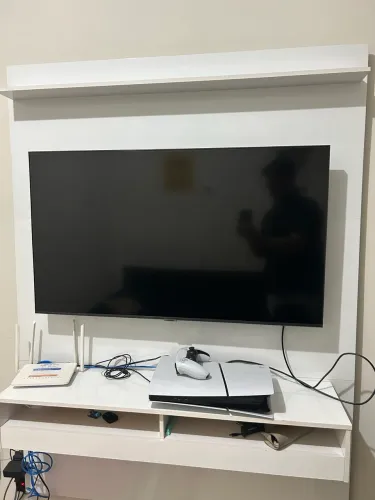 Painel para TV Branco com prateleiras