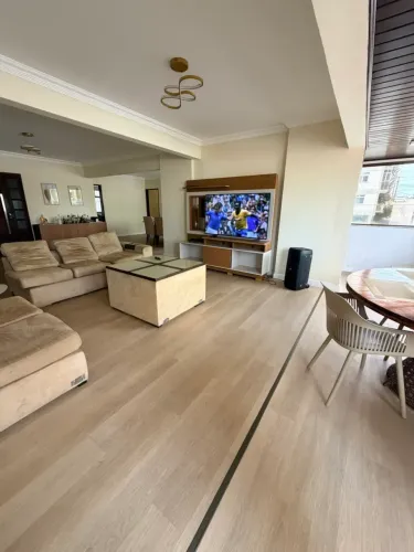 Apartamento 284m² | 4 Suítes | Porteira Fechada | Petrópolis | R$ 800 Mil