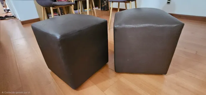 DUPLA DE PUFFS EM ÓTIMO ESTADO -