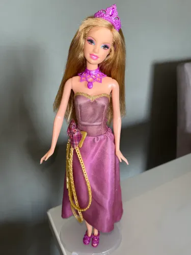 Boneca Barbie Mattel 2010