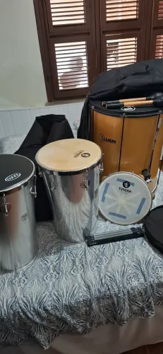 Vendo instrumentos p/ percussão!