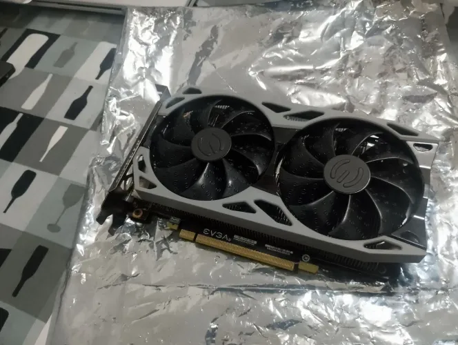 Placa de vídeo Evga GTX 1650 ultra 4GB