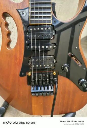 Guitarra Luthier - Mod Jem - mogno - neck thru - ñ Ibanez