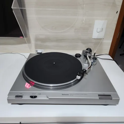 Toca-discos Technics SL-D2 