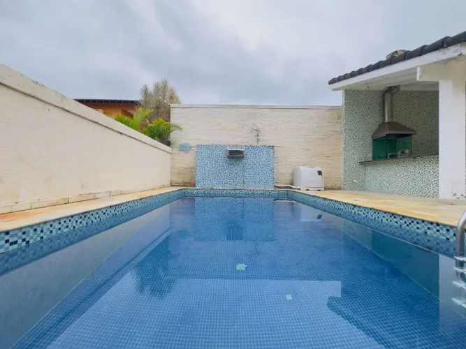 Casa com 3 dormitórios para alugar, 197 m² por R$ 7.500,00/mês - Praia do Pernambuco - Gua