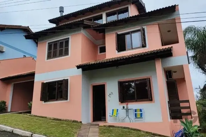 Casa em Condomínio à venda 4 quartos em Cavalhada