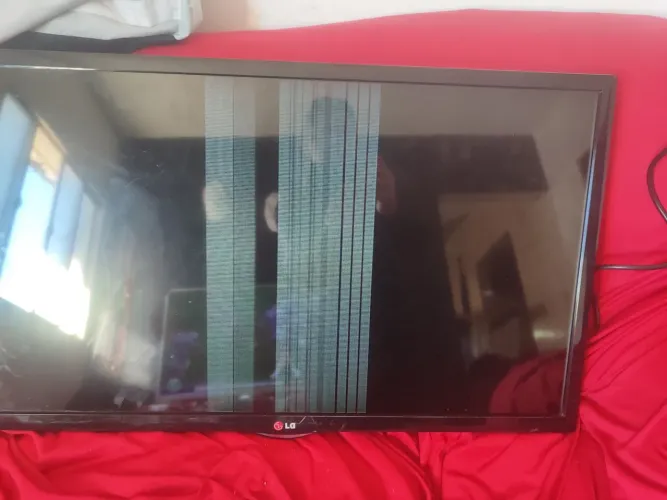 TV LG 32 POL.COM DEFEITO/MOD.32LN570B