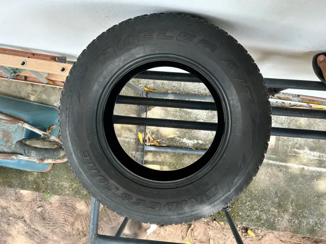 Pneu Bridgestone Dueler A/T 265/65 R17 Original Hilux | Bom Estado