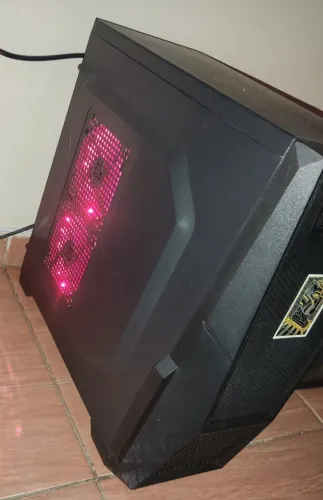 Gabinete com 4 fans