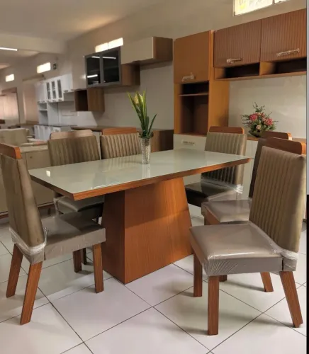 Mesa de Jantar com 6 cadeiras