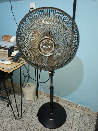 Ventilador de pé com controle remoto