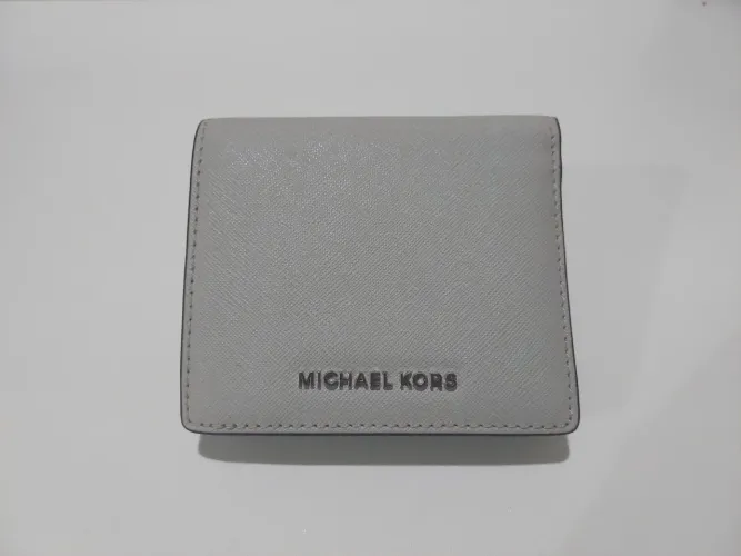 Carteira Michael kors cinza claro couro Safiano