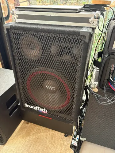 Caixas de som PA 390w passivas Soudtech USA impecáveis!!